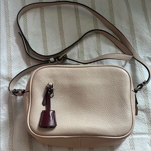Jcrew NWT Signet Buttery Leather Cream Maroon Crossbody Camera Bag w Straps Lock
